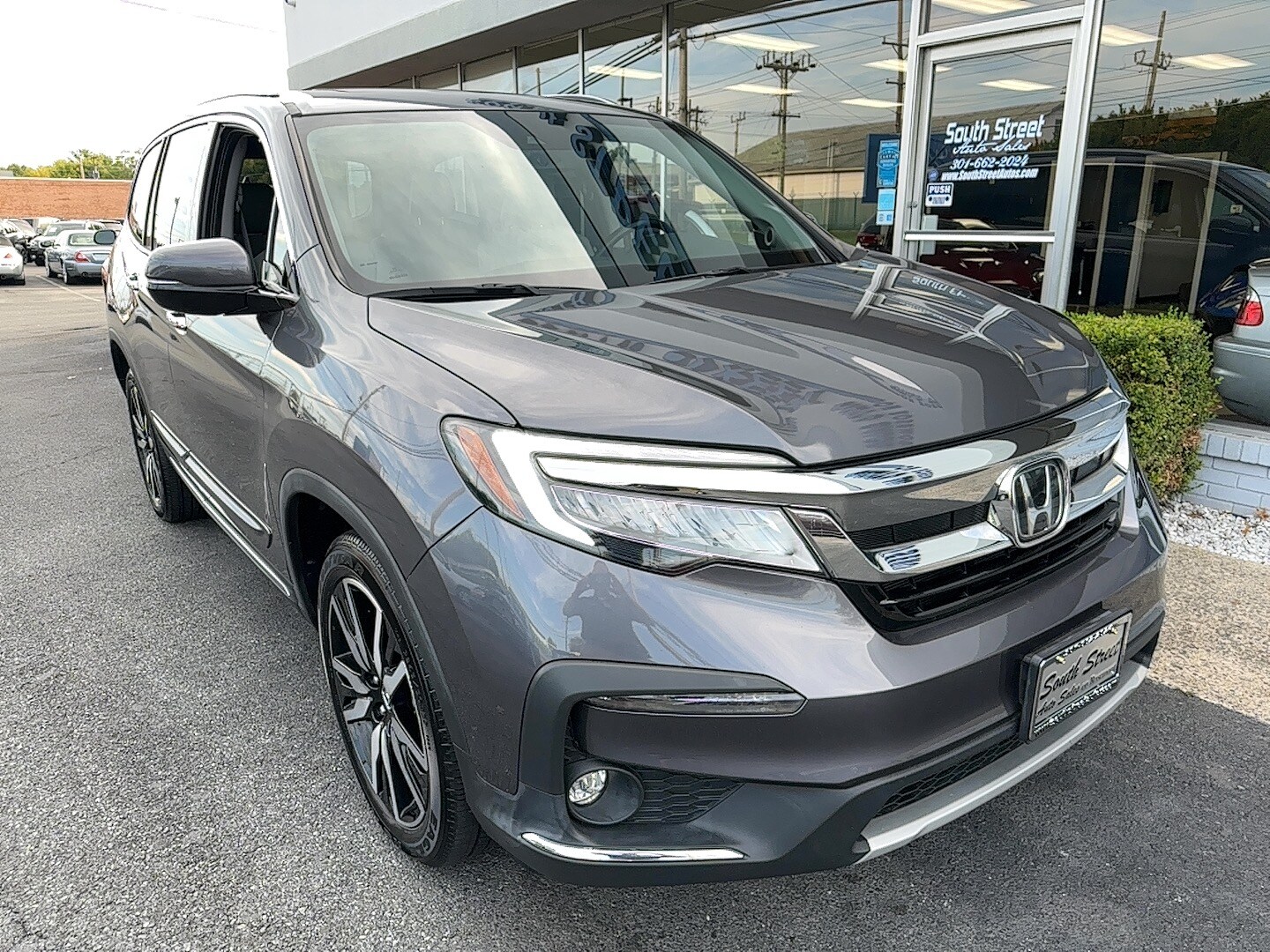 2019 Honda Pilot Touring photo 2