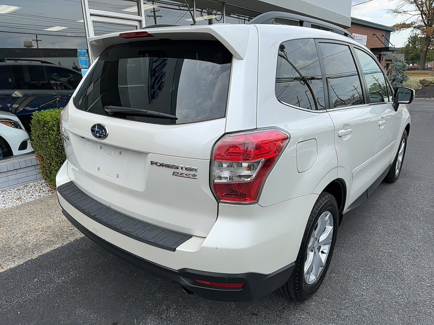 2014 Subaru Forester 2.5i Touring photo 3
