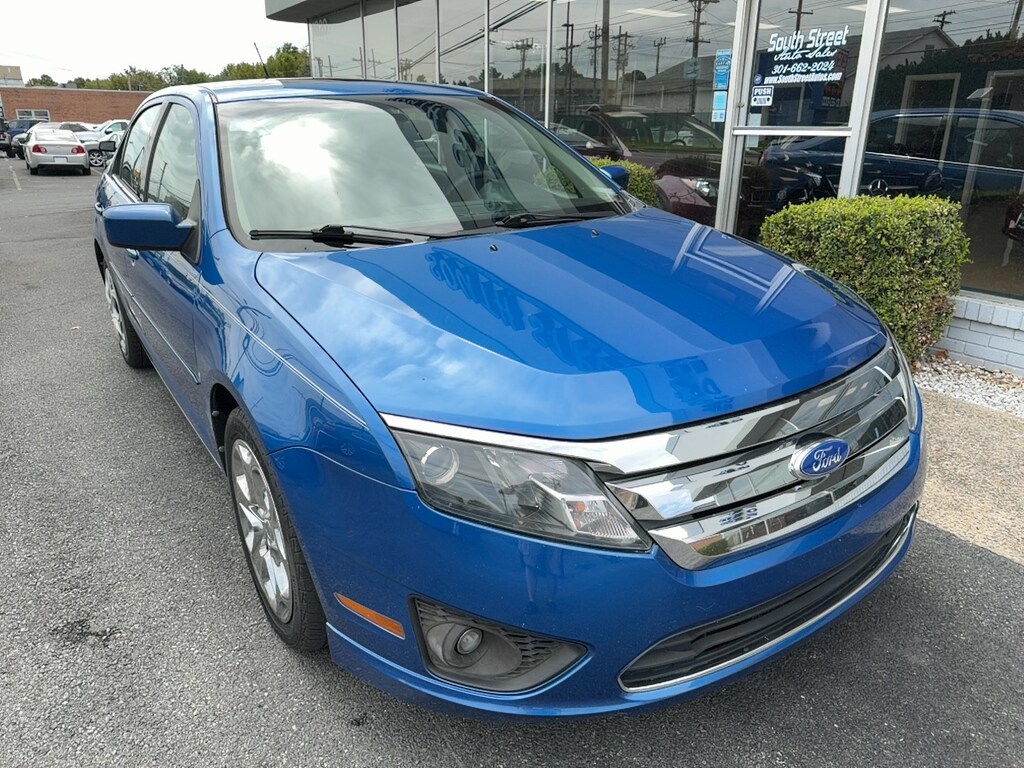 Used 2011 Ford Fusion SE Sedan