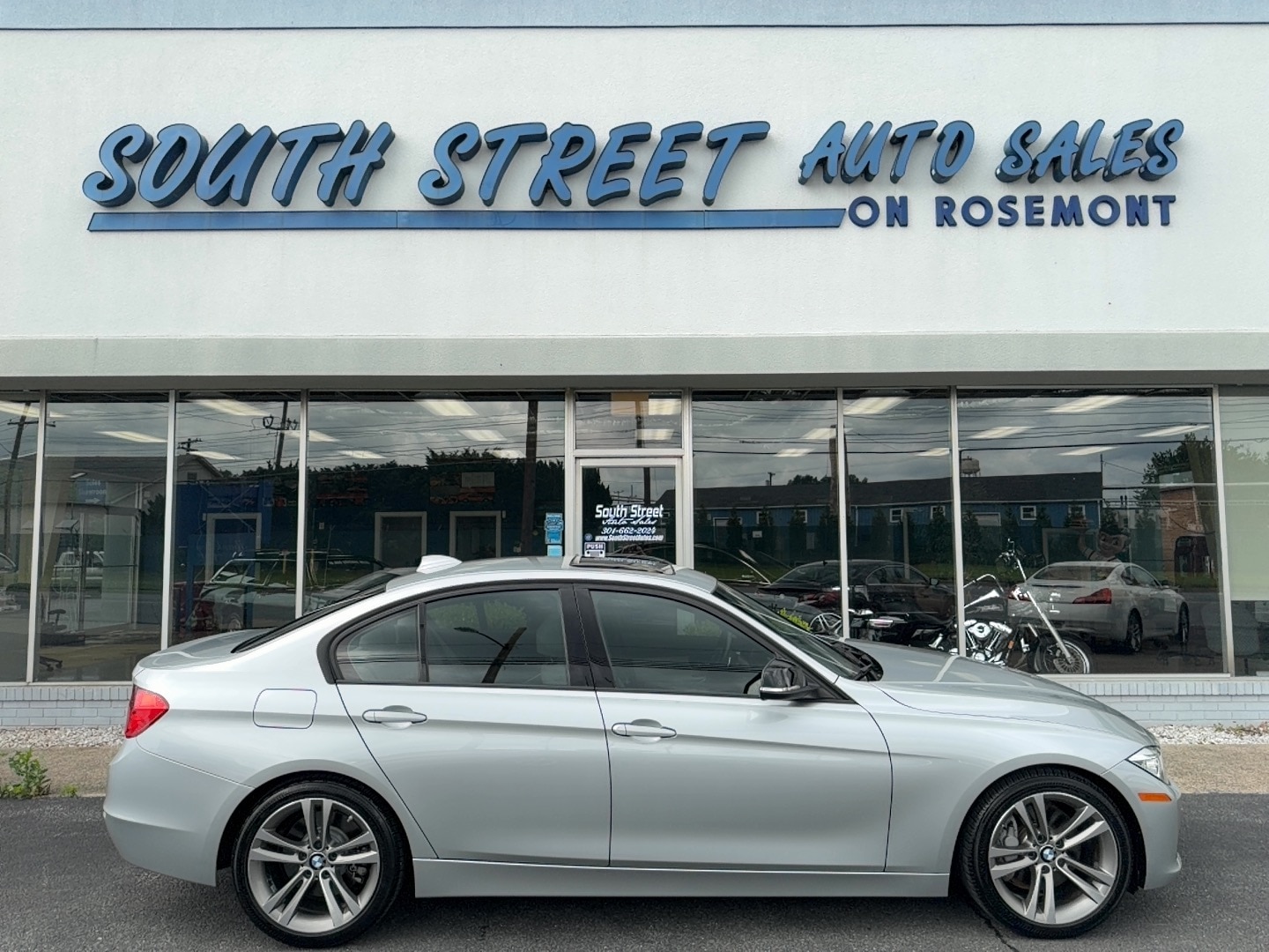2012 BMW 3 Series 335i Sedan's photo