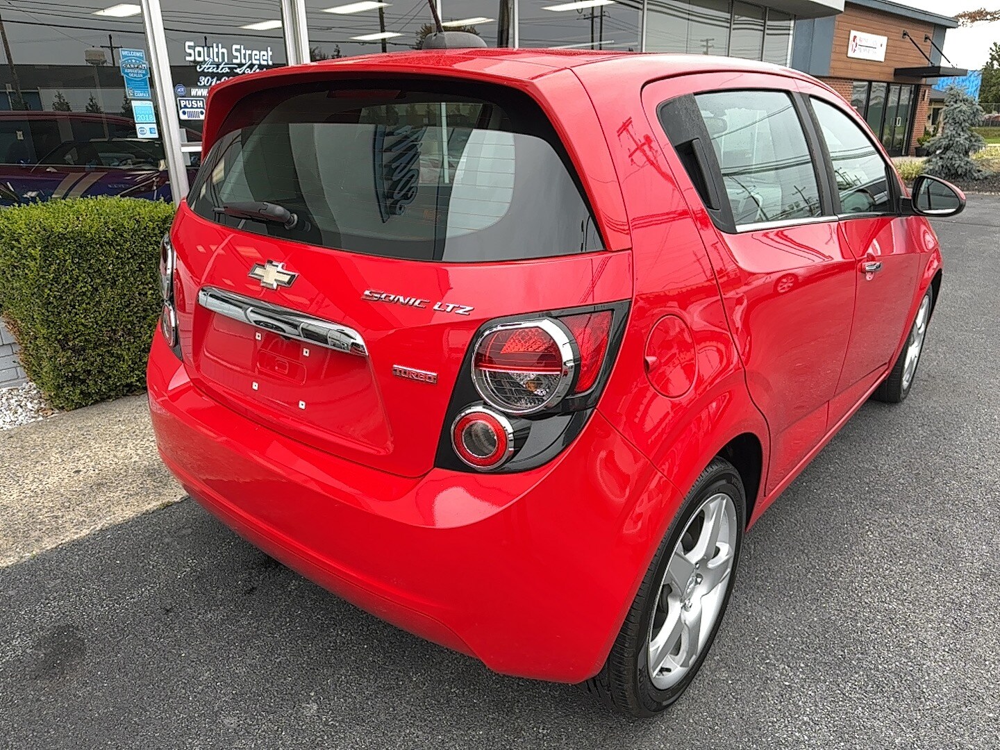 2015 Chevrolet Sonic LTZ photo 2