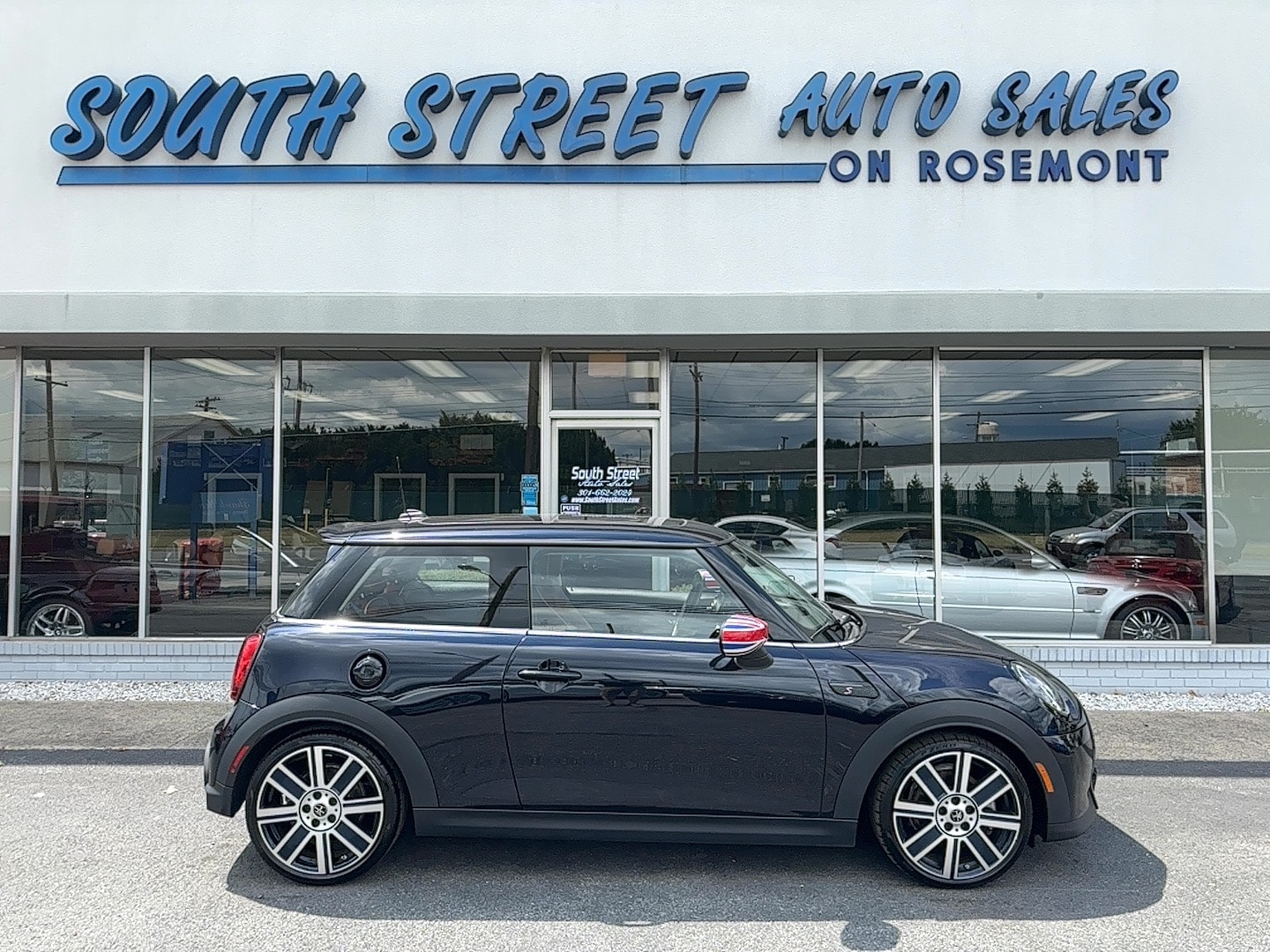 2024 MINI Hardtop 2 Door S's photo