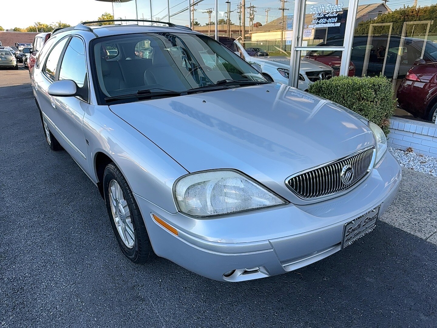 2005 Mercury Sable LS photo 2