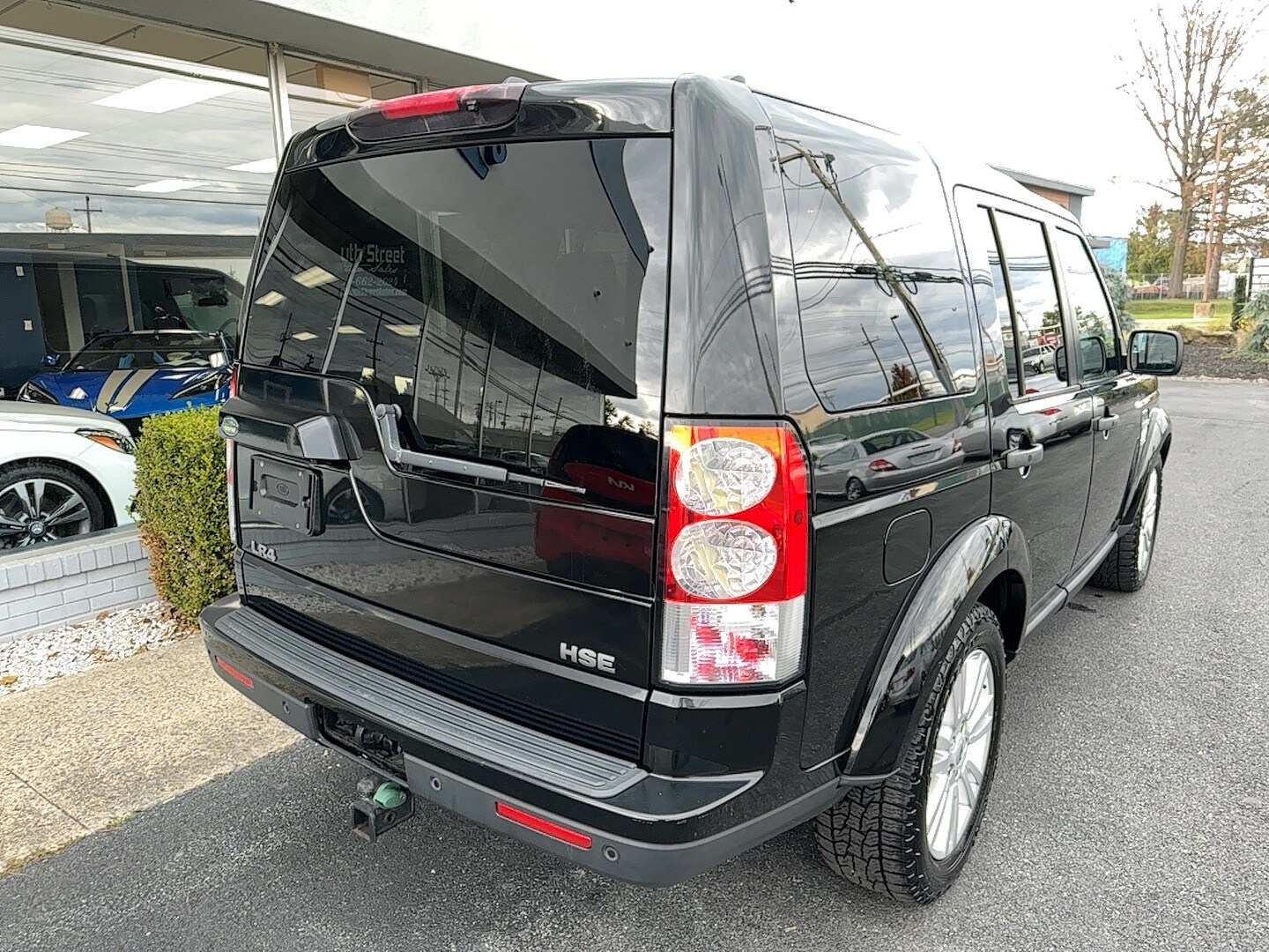 2010 Land Rover LR4 HSE LUX photo 2