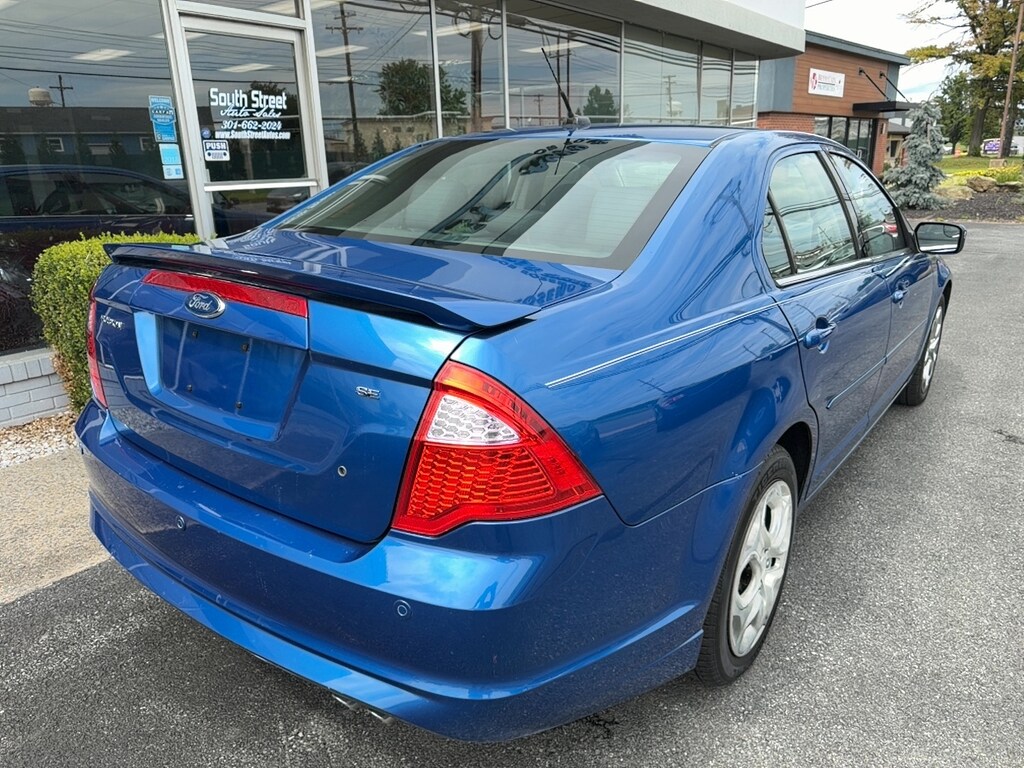 Used 2011 Ford Fusion SE Sedan