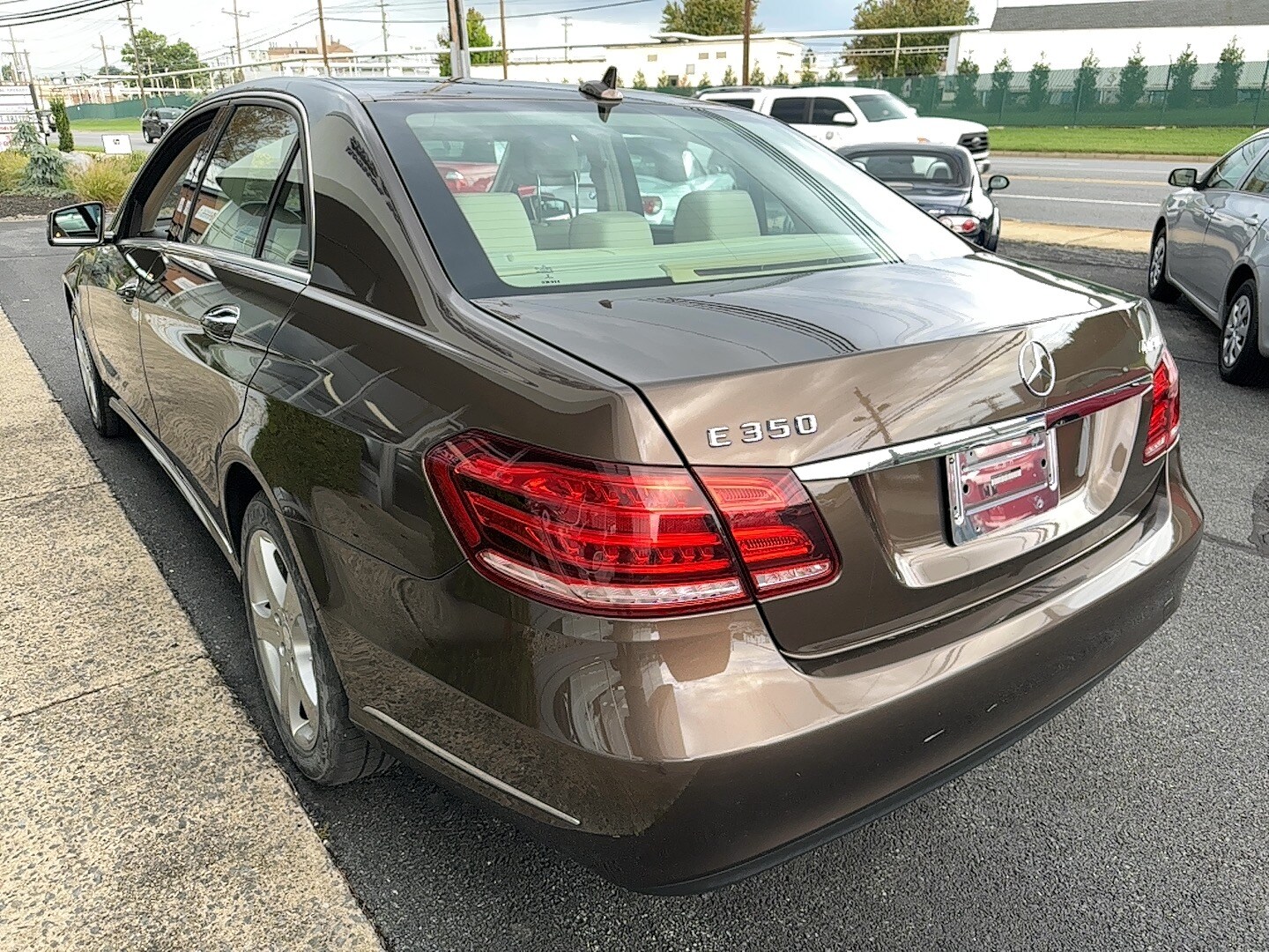 2014 Mercedes Benz E 350 4MATIC photo 4