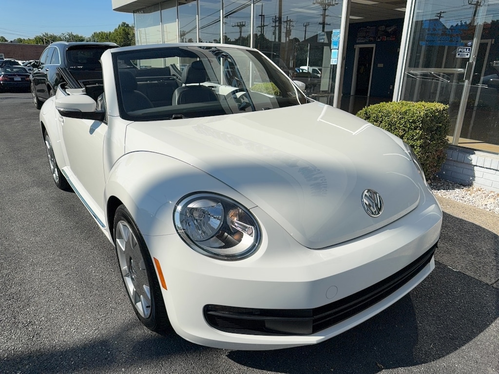 Used 2013 Volkswagen Beetle 2.5L w/Sound/Navigation Convertible