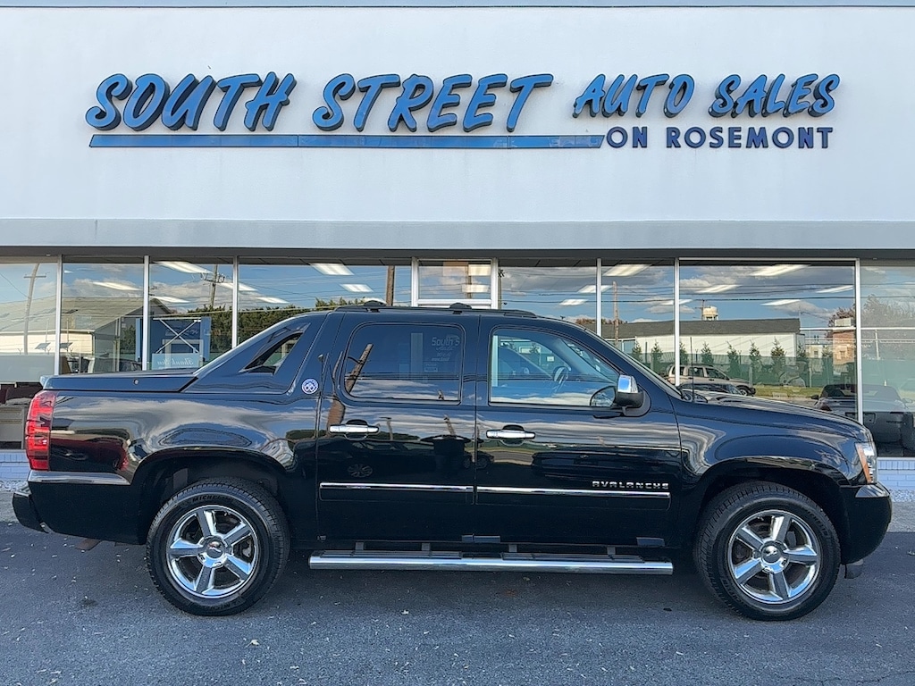 Used 2013 Chevrolet Avalanche LTZ Black Diamond Truck Crew Cab