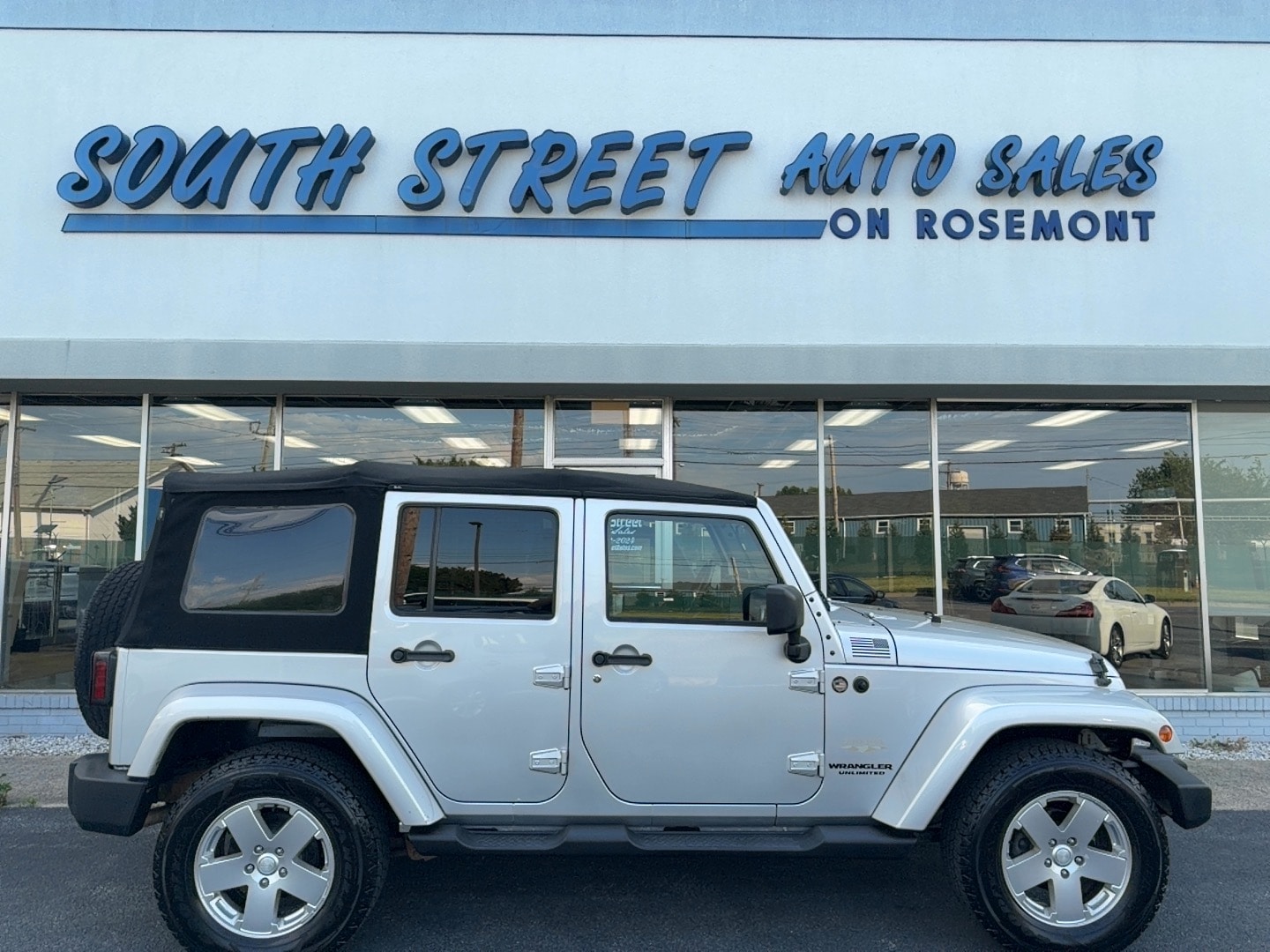 2010 Jeep Wrangler Sahara 4X4's photo
