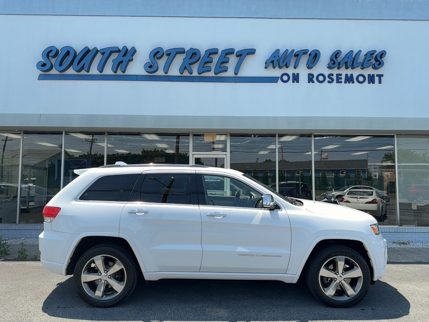 2014 Jeep Grand Cherokee Overland 4WD's photo