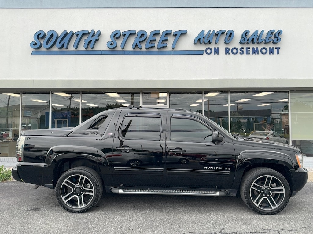 Used 2011 Chevrolet Avalanche Z71 Truck Crew Cab