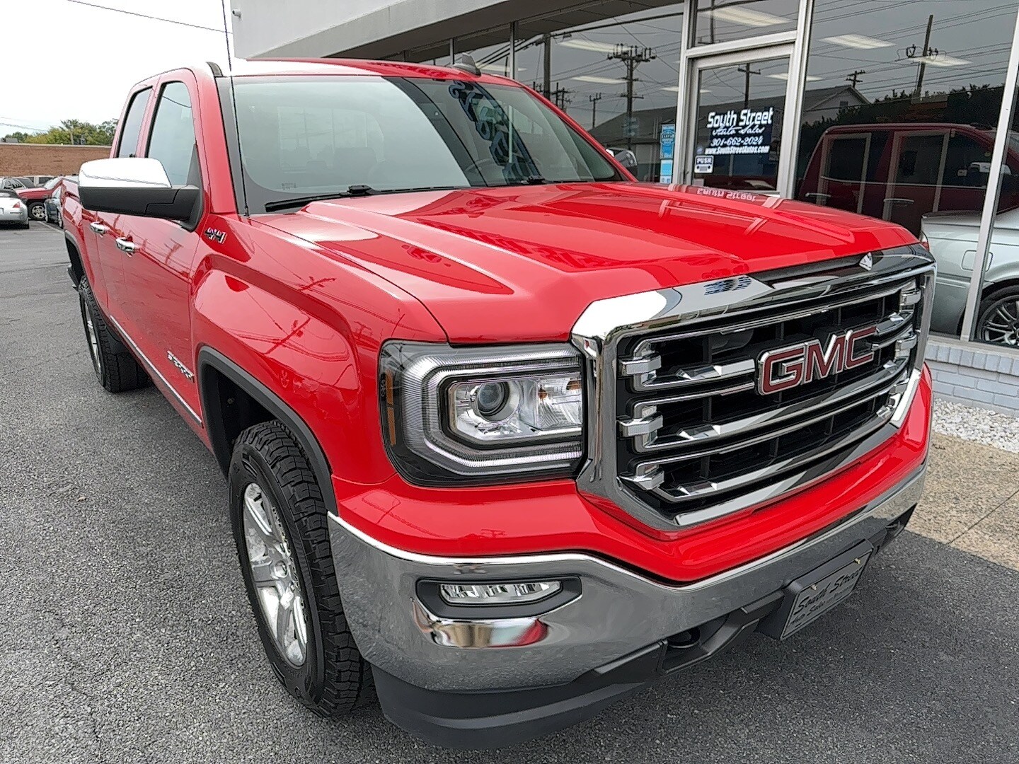 2017 Gmc Sierra SLT photo 2
