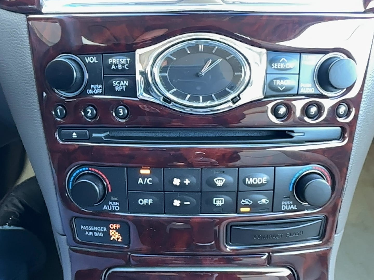 2009 INFINITI G Coupe 37x - Photo 10