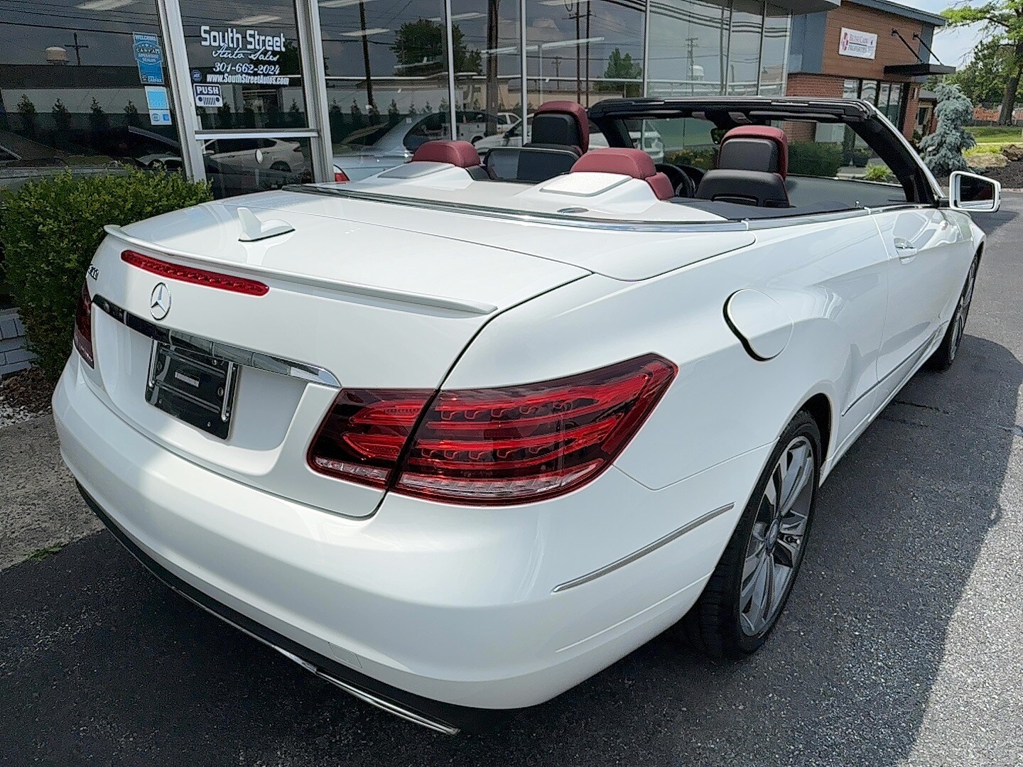 2017 Mercedes Benz E 400 photo 3