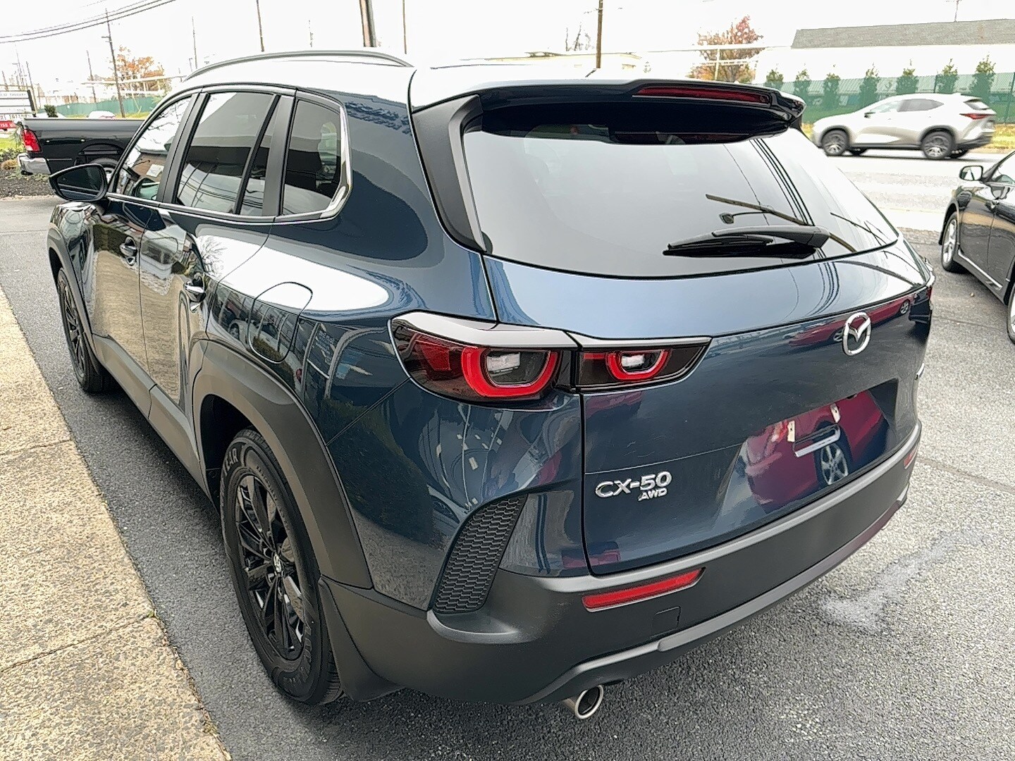 2024 Mazda CX-50 2.5 S Preferred photo 3