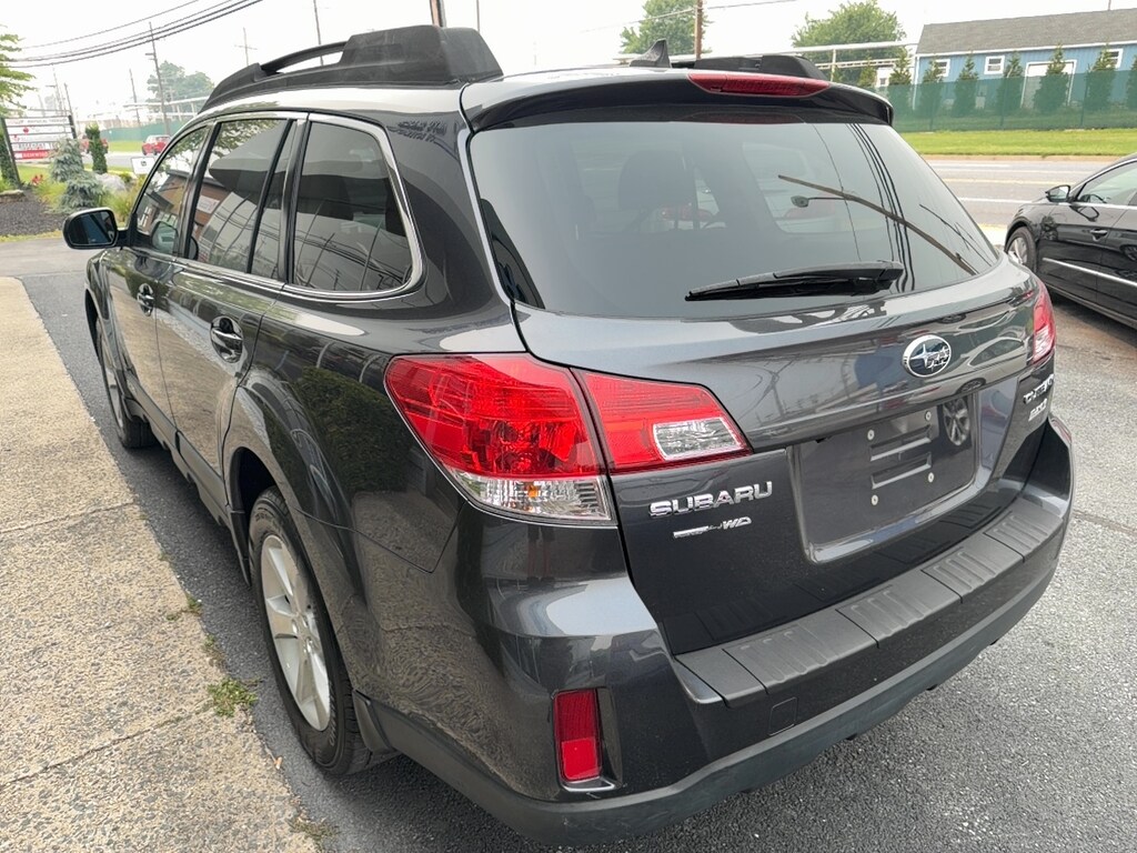 Used 2013 Subaru Outback 2.5i Limited (CVT) SUV