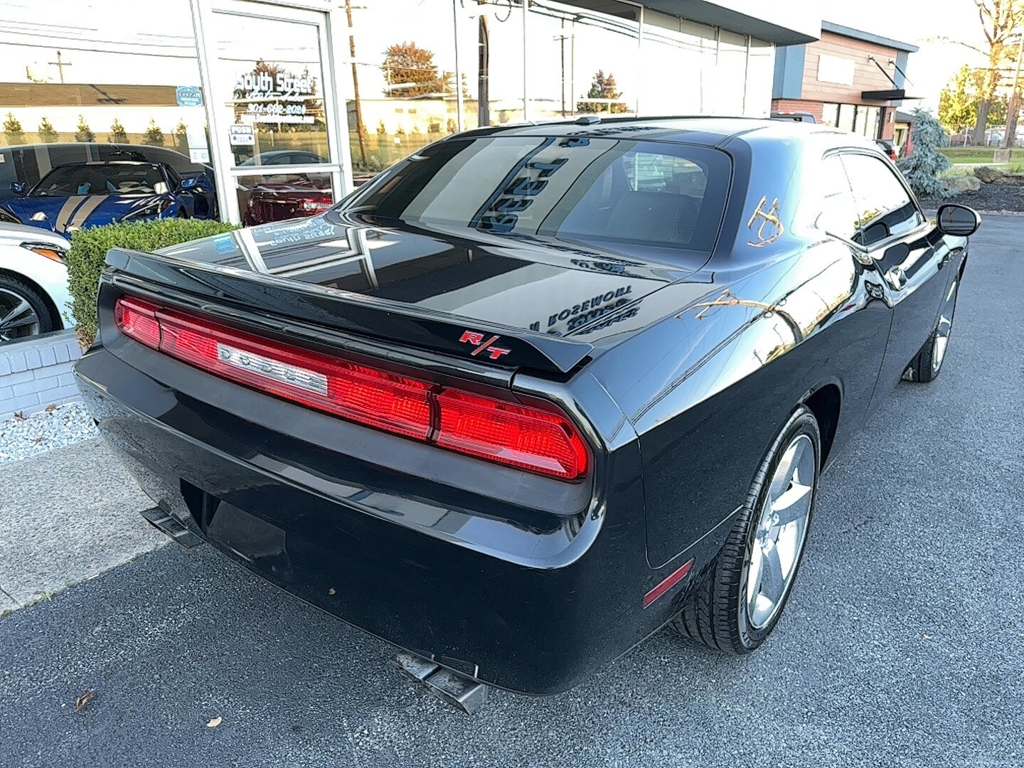 2010 Dodge Challenger R/T photo 3