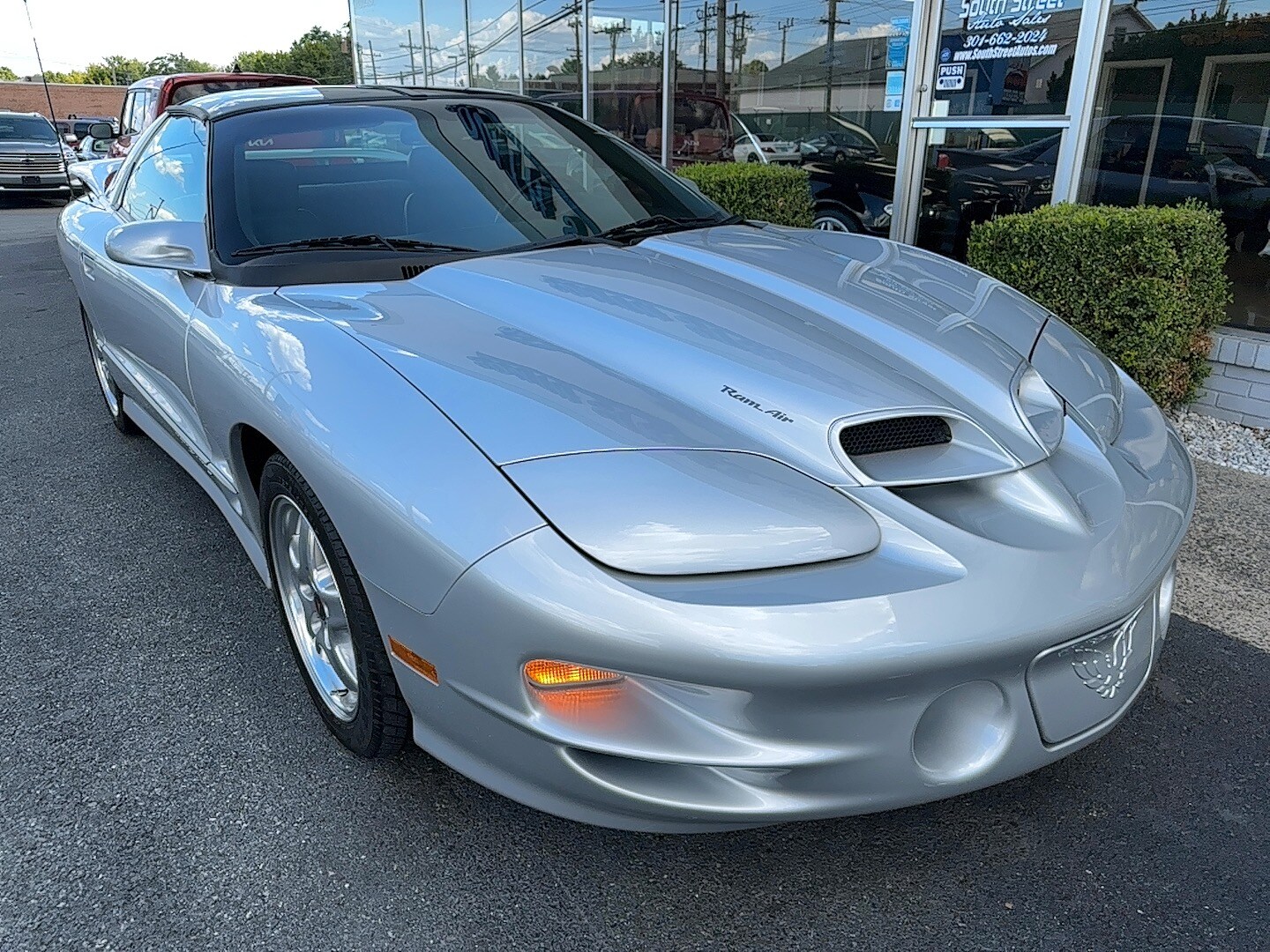 2002 Pontiac Firebird TRANS AM photo 2