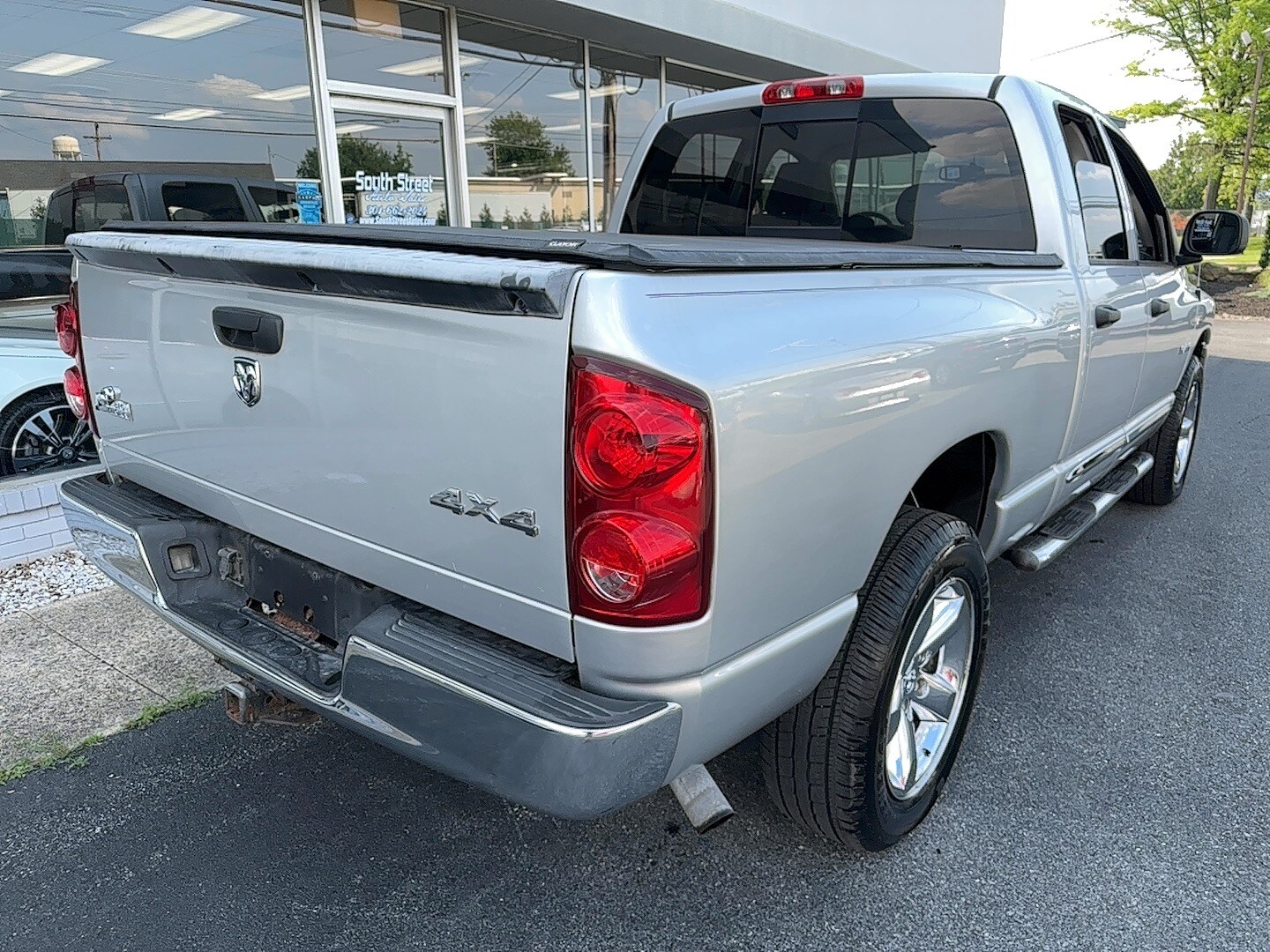 2008 Dodge Ram SLT photo 4