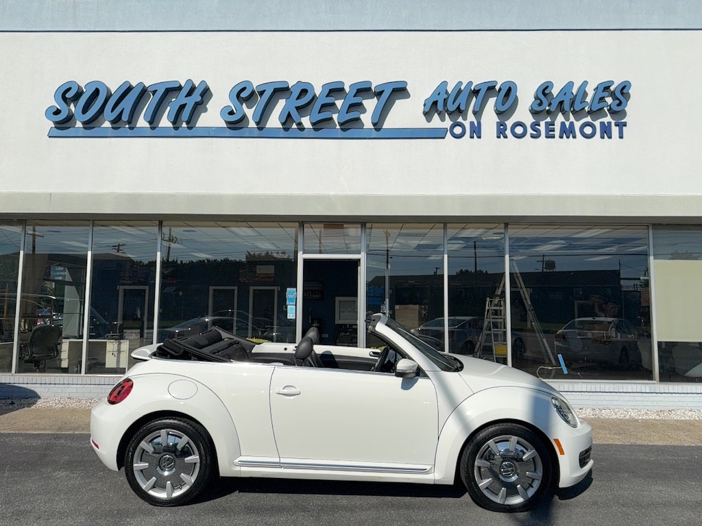 Used 2013 Volkswagen Beetle 2.5L w/Sound/Navigation Convertible