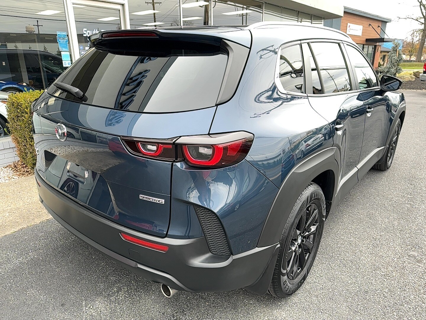 2024 Mazda CX-50 2.5 S Preferred photo 2