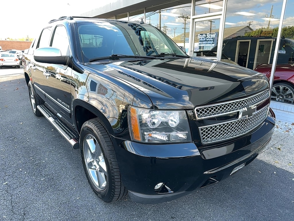 Used 2013 Chevrolet Avalanche LTZ Black Diamond Truck Crew Cab