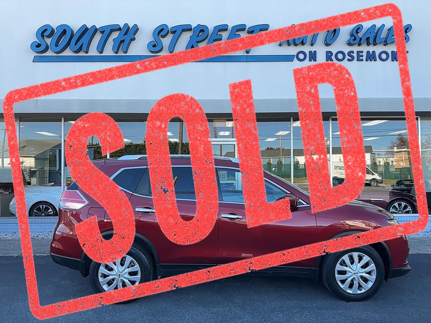 2016 Nissan Rogue S's photo