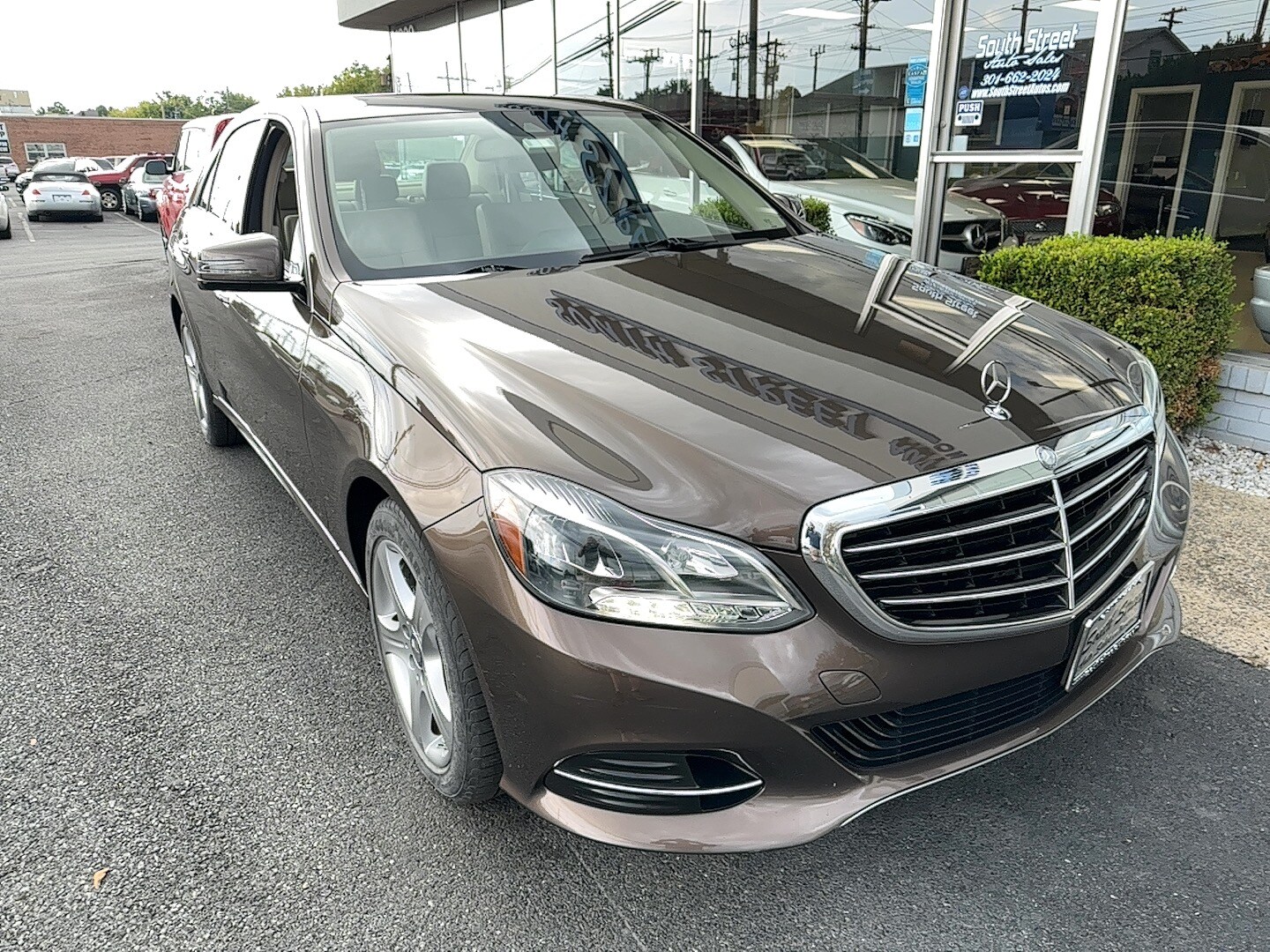 2014 Mercedes Benz E 350 4MATIC photo 2