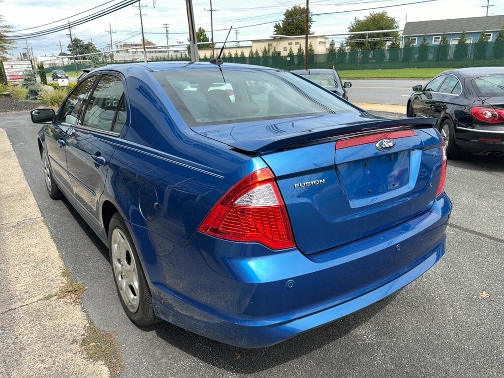 Used 2011 Ford Fusion SE Sedan
