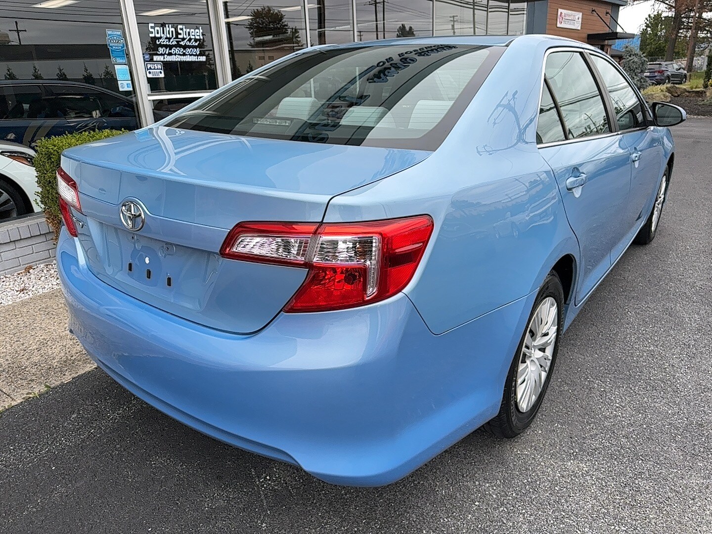 2012 Toyota Camry L photo 3