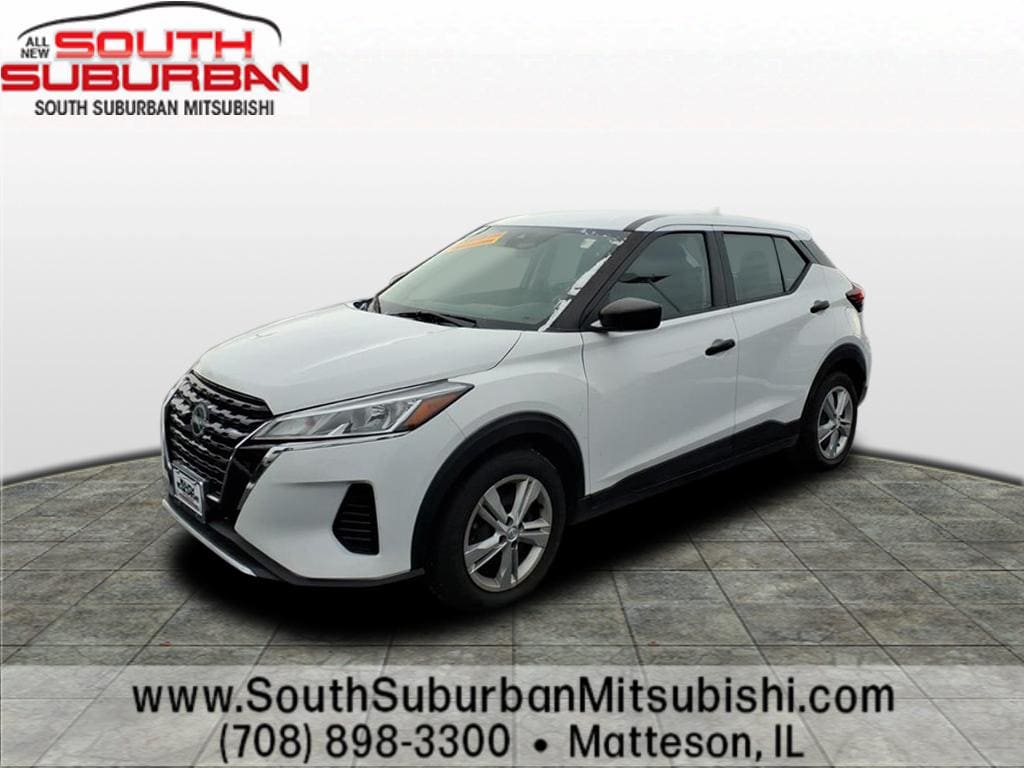 2022 Nissan Kicks S's photo