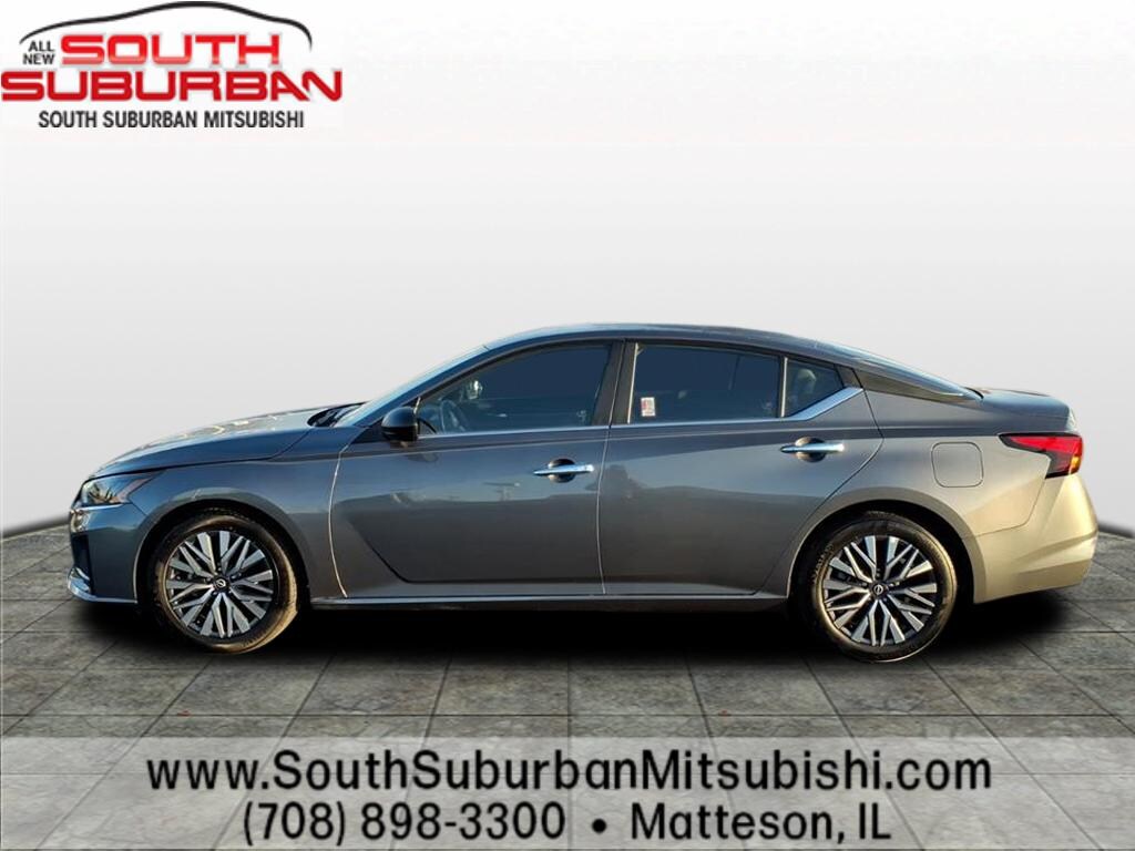 Used 2025 Nissan Altima SV Sedan