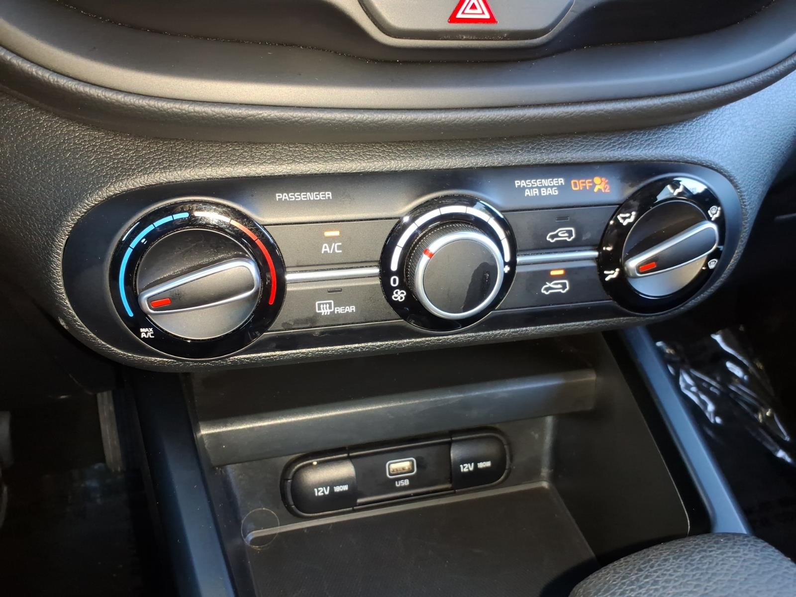 2025 Kia Soul LX - Photo 27