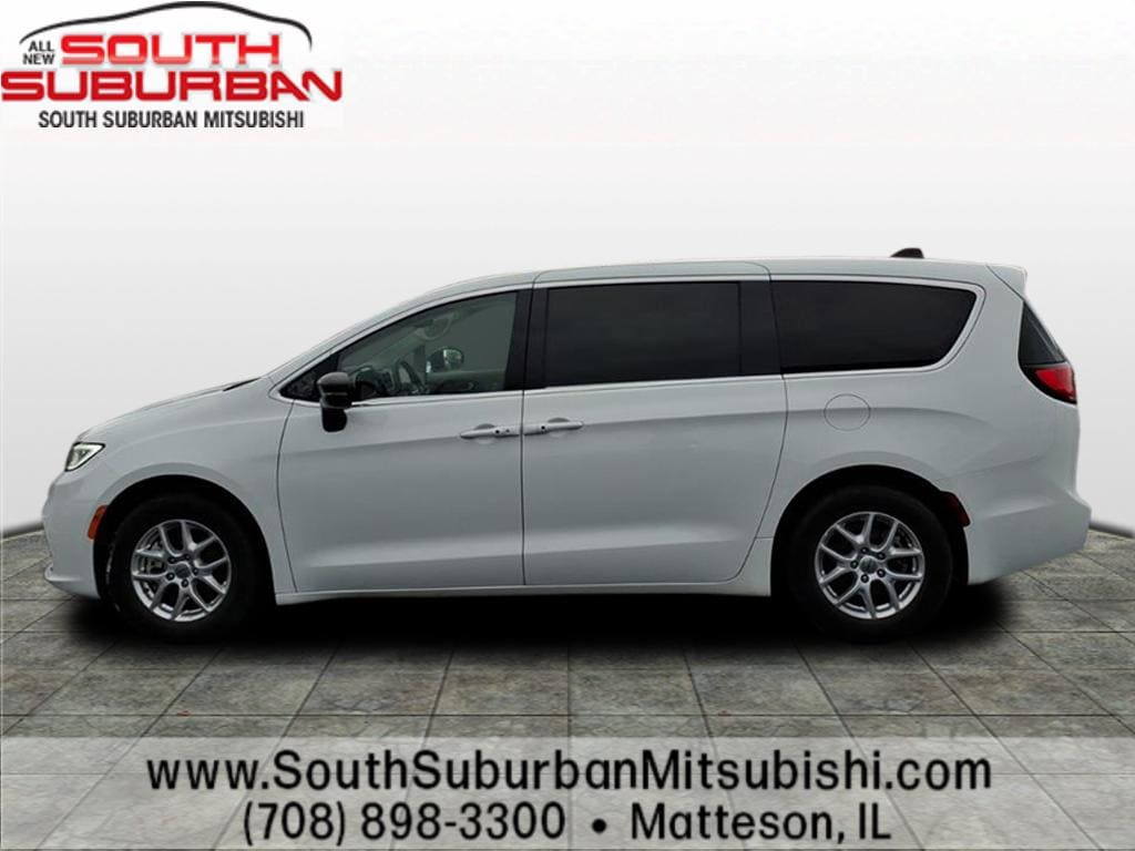 Used 2024 Chrysler Pacifica Touring L Van Passenger Van