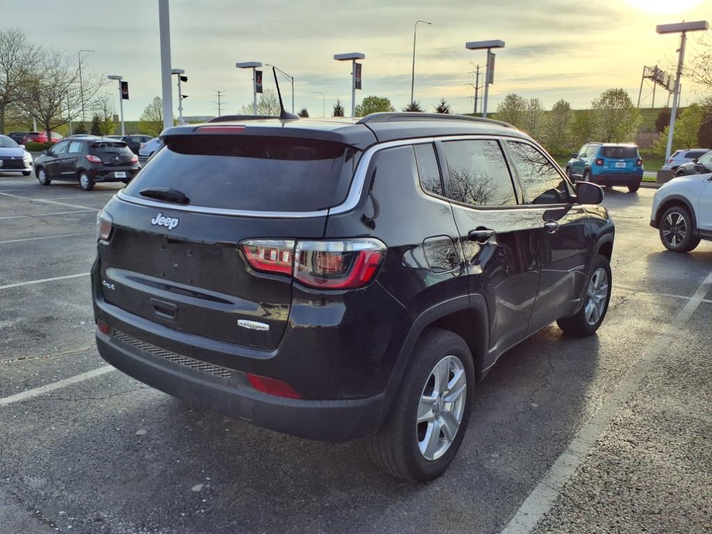2022 Jeep Compass Latitude photo 4