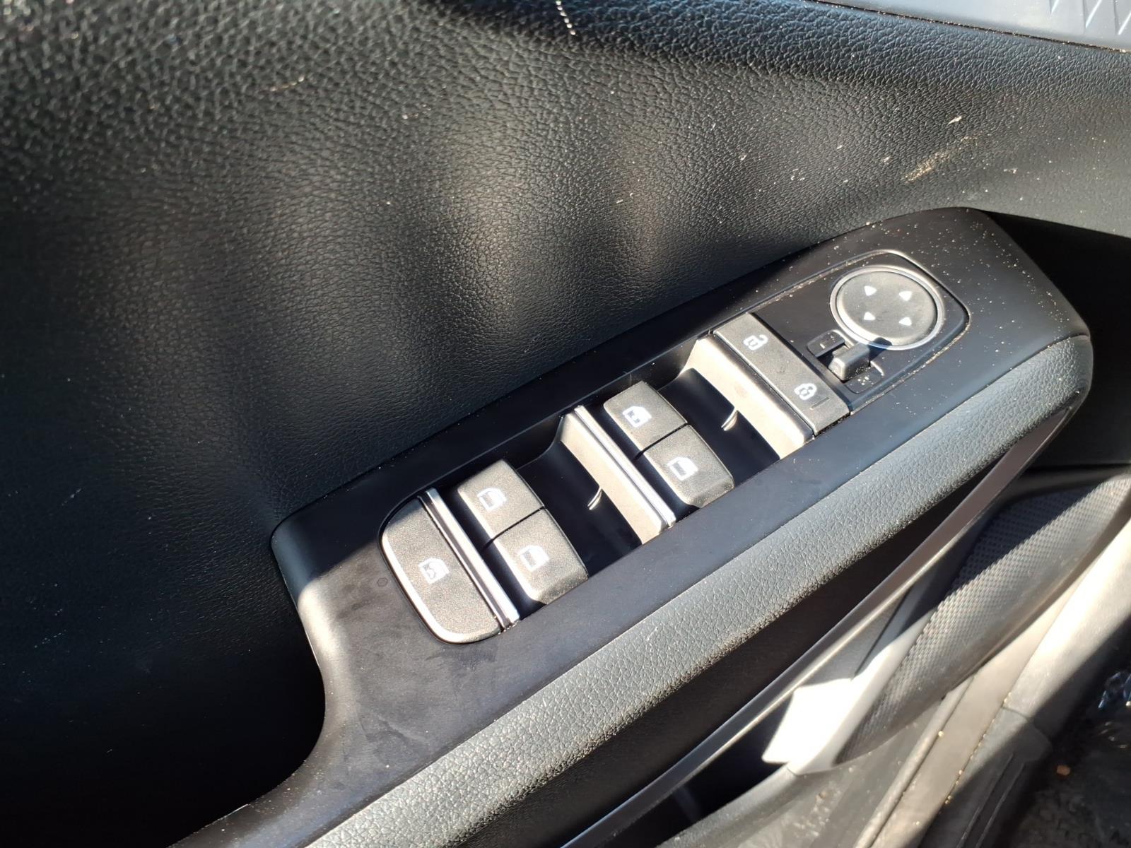 2025 Kia Soul LX - Photo 23