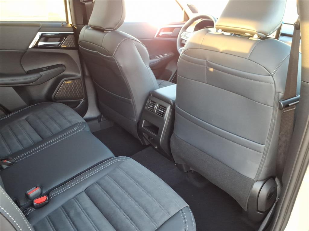 2026 Mitsubishi Outlander SE - Photo 18