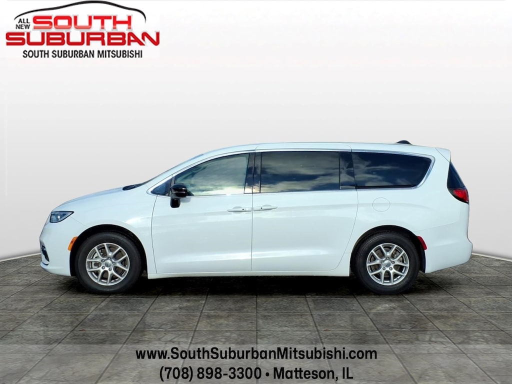 Used 2024 Chrysler Pacifica Touring L Van Passenger Van