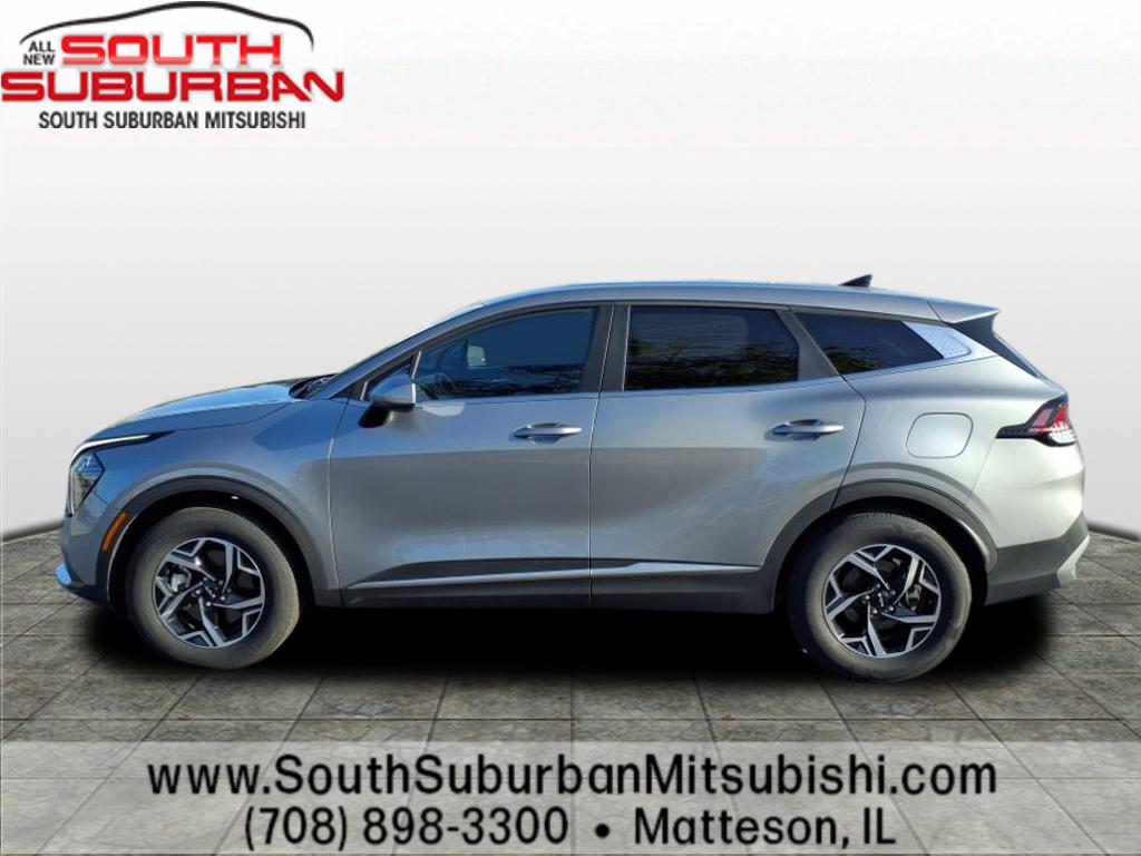 2024 Kia Sportage LX photo 2