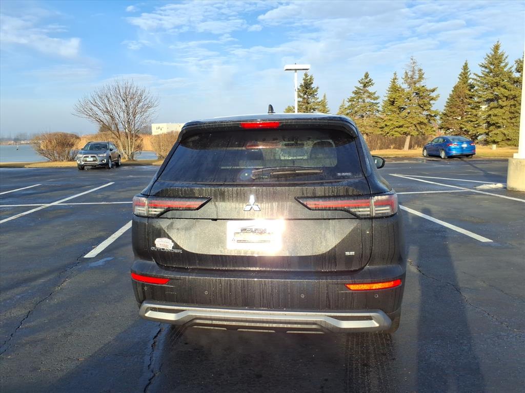 2026 Mitsubishi Outlander SE - Photo 6