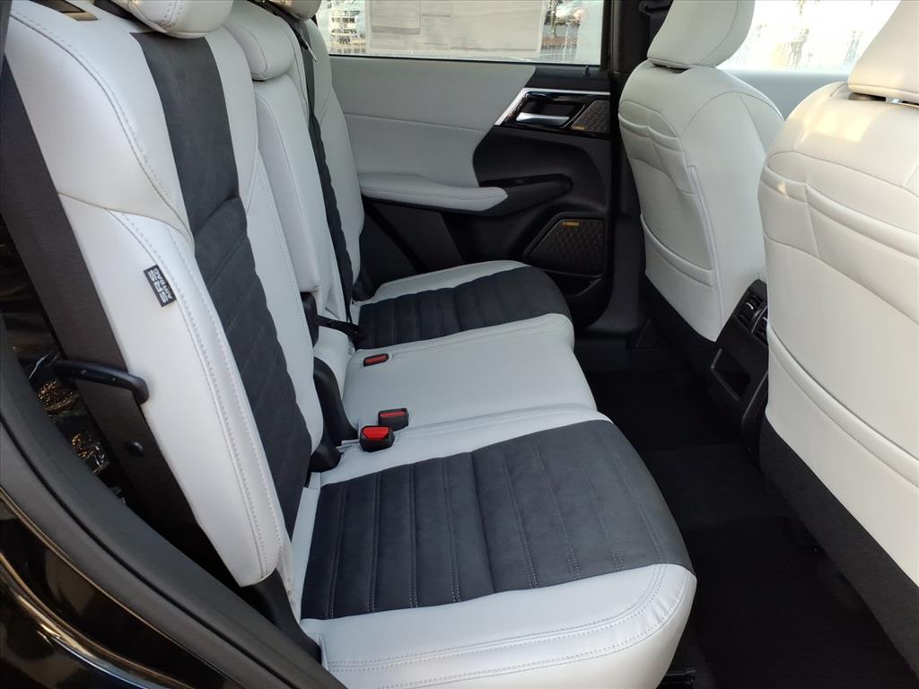 2026 Mitsubishi Outlander SE - Photo 17