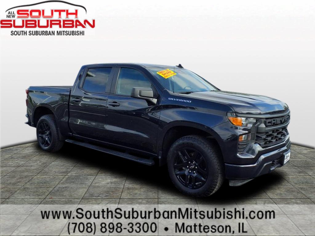 2023 Chevrolet Silverado 1500 Custom photo 3