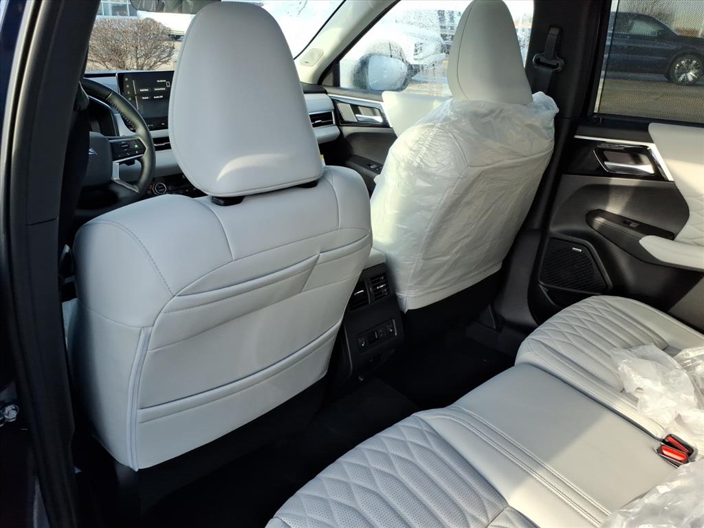 2026 Mitsubishi Outlander SEL - Photo 14