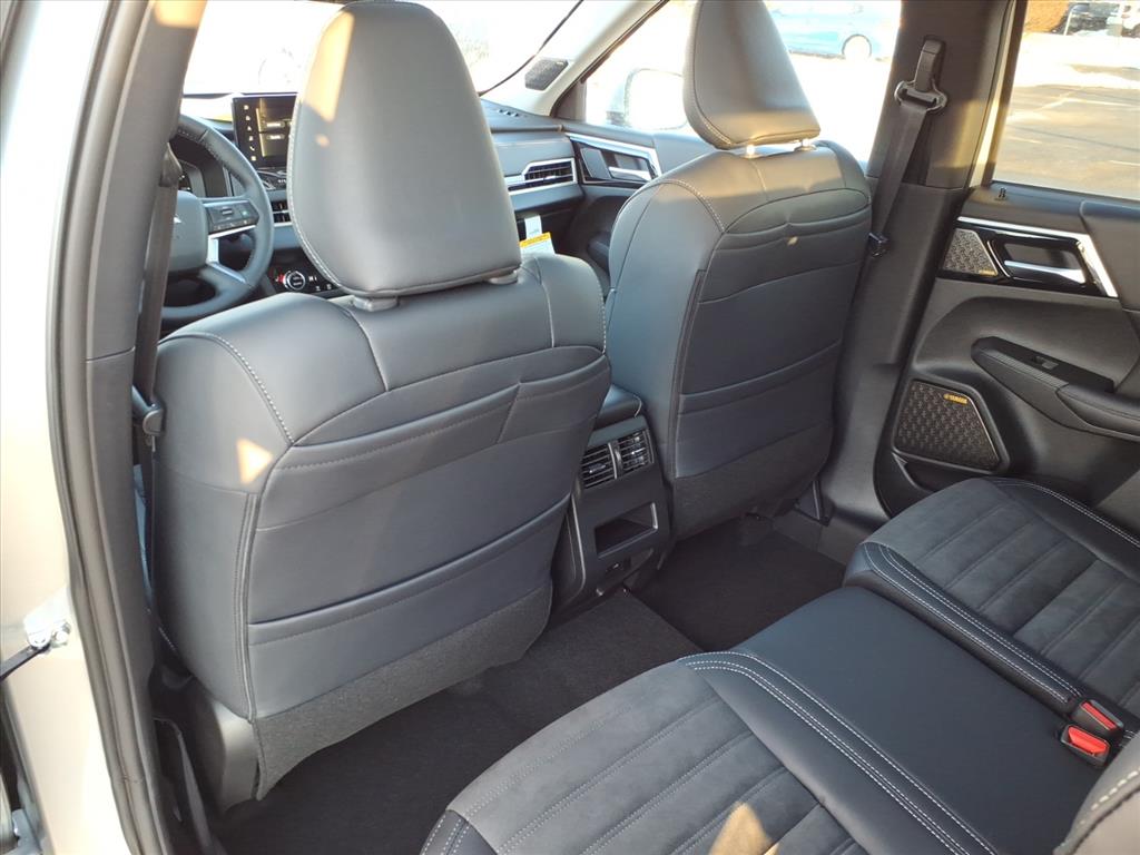 2026 Mitsubishi Outlander SE - Photo 13