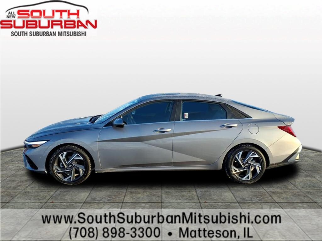 Used 2025 Hyundai Elantra Hybrid Limited Sedan