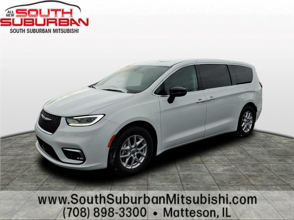 2024 Chrysler Pacifica Touring L's photo