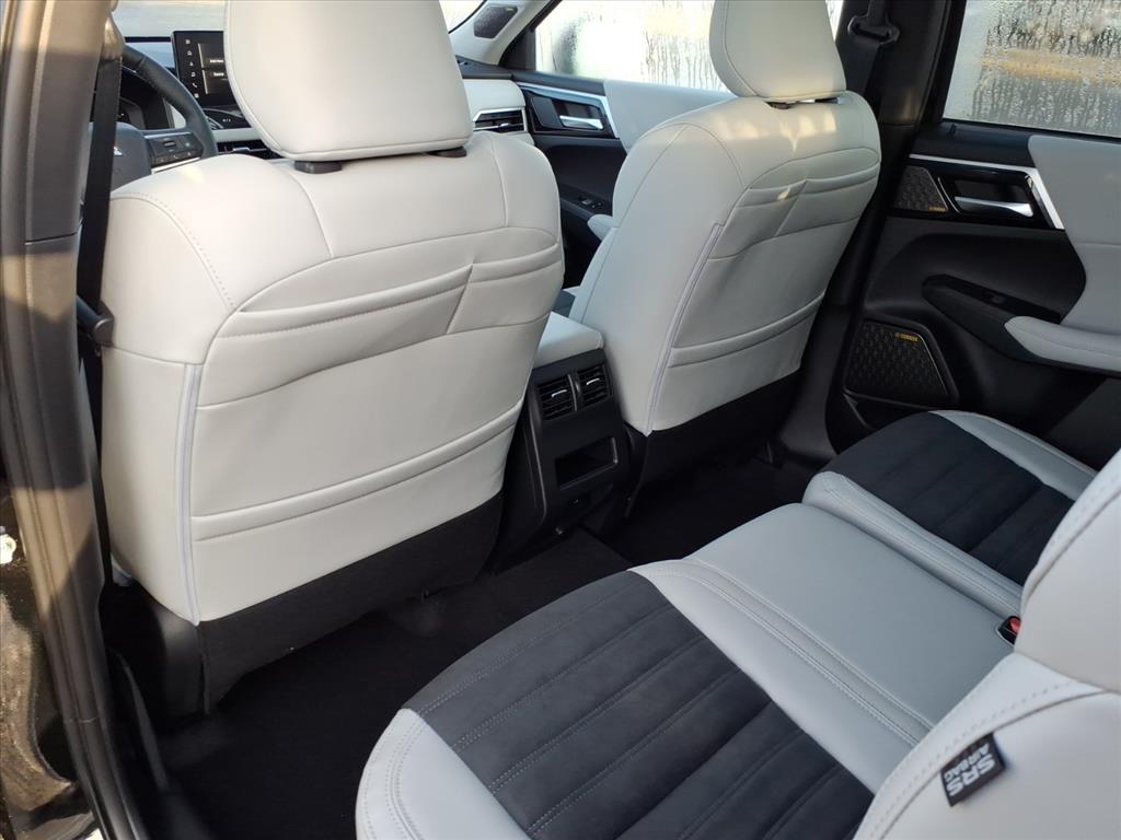 2026 Mitsubishi Outlander SE - Photo 14