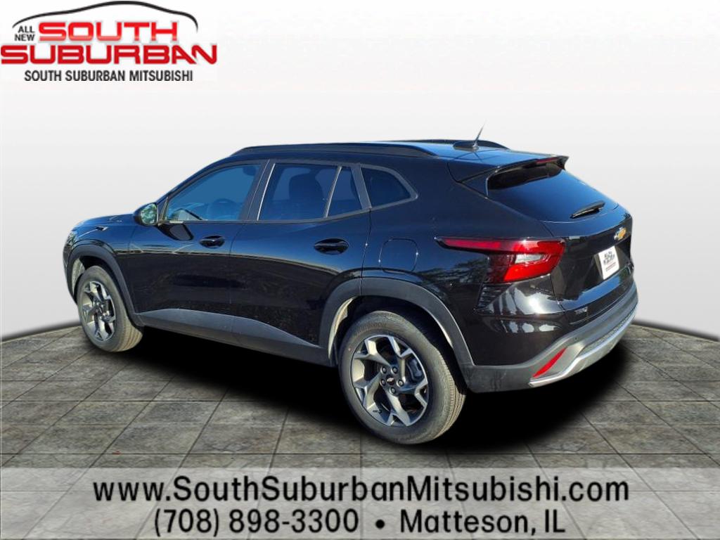 2024 Chevrolet Trax LT photo 3