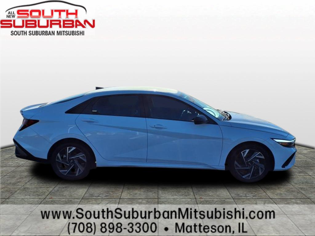 2025 Hyundai Elantra SEL Sport photo 4