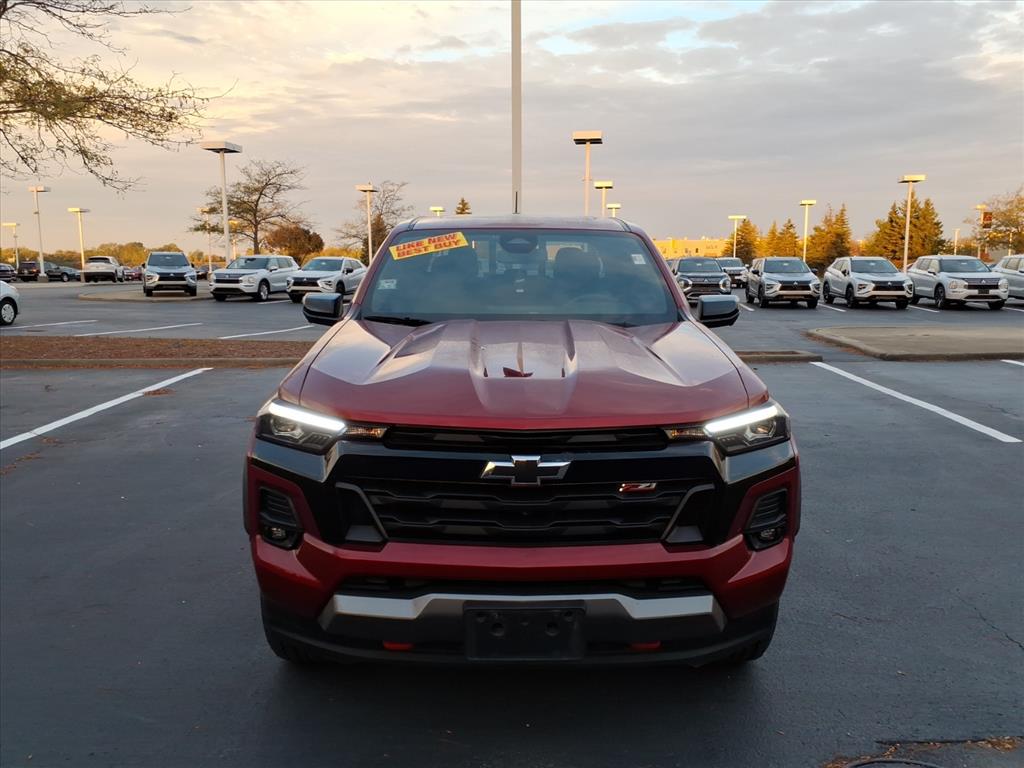 2023 Chevrolet Colorado Z71 photo 2